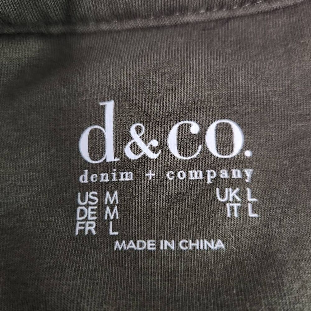 D&Co. Dark Green Knit Top Size Medium Olive Green Half-Button Top Green Blouse - Picture 5 of 6